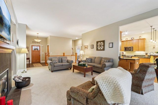 515 Wynnewood COURT, Waukesha, WI 53188