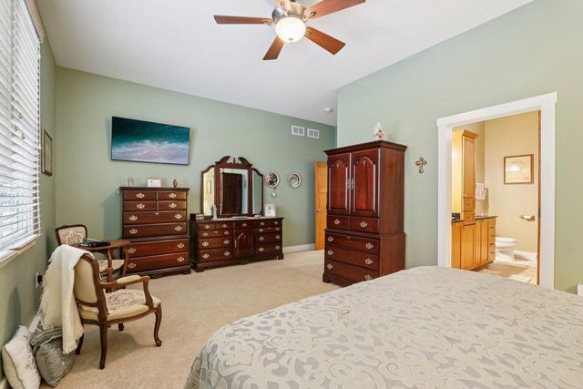 515 Wynnewood COURT, Waukesha, WI 53188