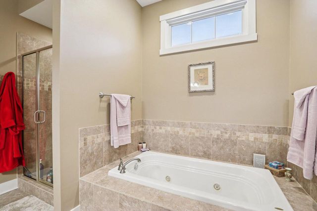 515 Wynnewood COURT, Waukesha, WI 53188