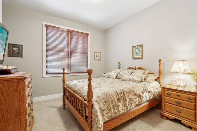 515 Wynnewood COURT, Waukesha, WI 53188