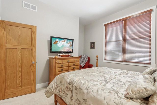 515 Wynnewood COURT, Waukesha, WI 53188