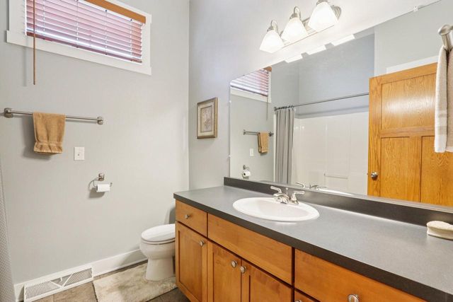 515 Wynnewood COURT, Waukesha, WI 53188