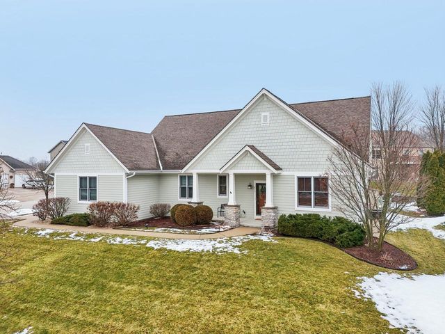 515 Wynnewood COURT, Waukesha, WI 53188