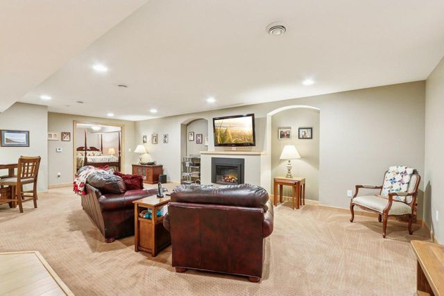 515 Wynnewood COURT, Waukesha, WI 53188