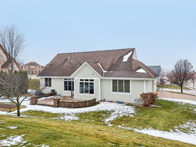 515 Wynnewood COURT, Waukesha, WI 53188