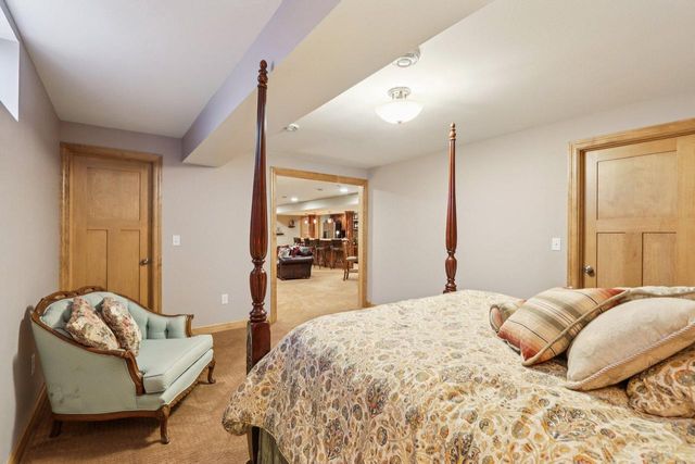 515 Wynnewood COURT, Waukesha, WI 53188