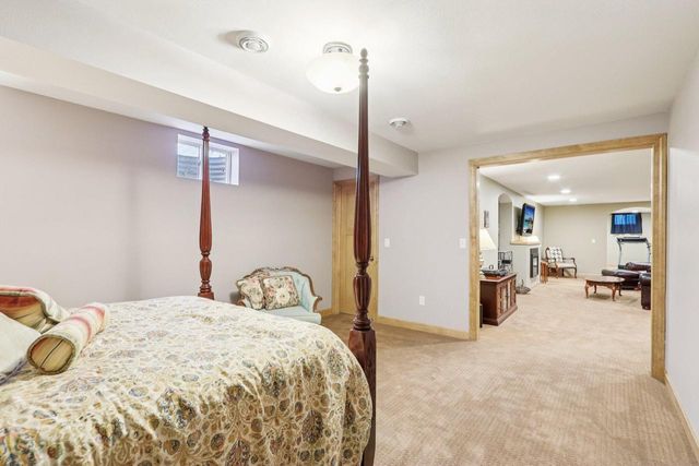 515 Wynnewood COURT, Waukesha, WI 53188