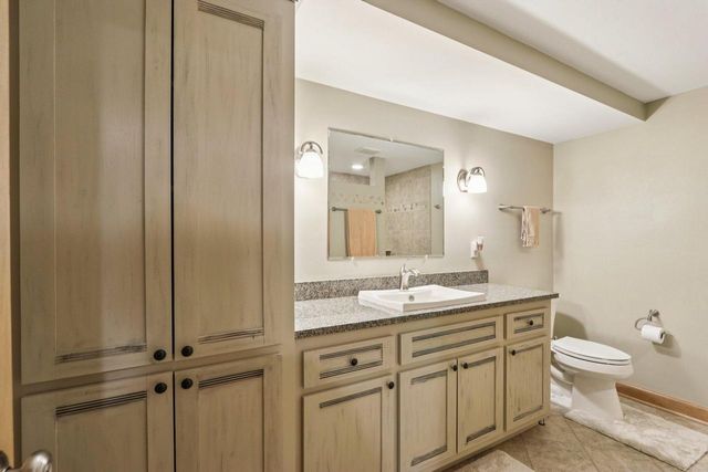 515 Wynnewood COURT, Waukesha, WI 53188