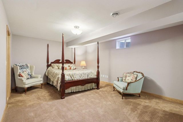 515 Wynnewood COURT, Waukesha, WI 53188