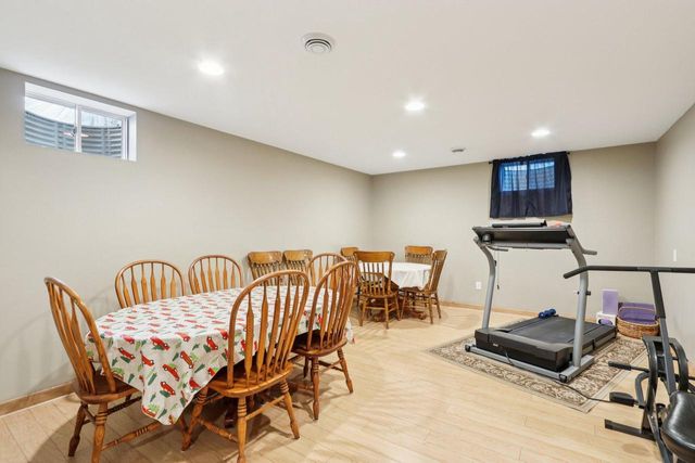 515 Wynnewood COURT, Waukesha, WI 53188