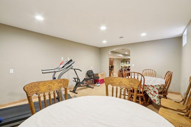 515 Wynnewood COURT, Waukesha, WI 53188