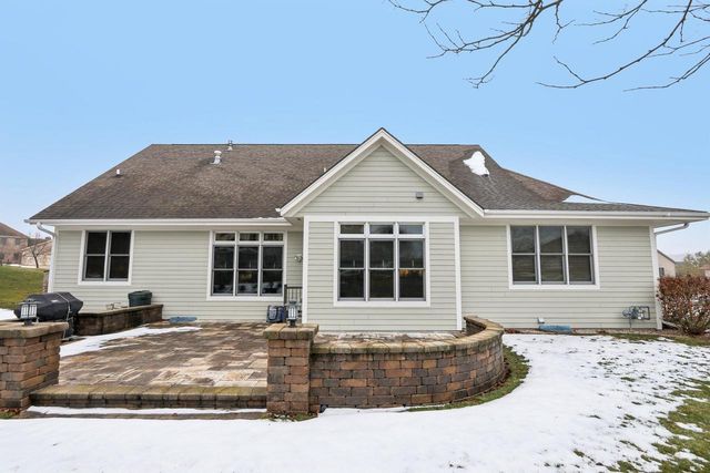 515 Wynnewood COURT, Waukesha, WI 53188