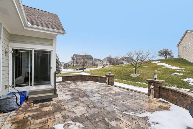 515 Wynnewood COURT, Waukesha, WI 53188