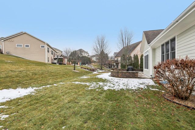 515 Wynnewood COURT, Waukesha, WI 53188