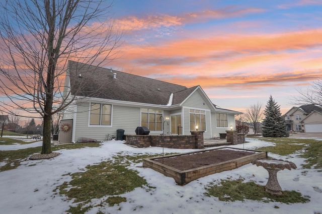 515 Wynnewood COURT, Waukesha, WI 53188