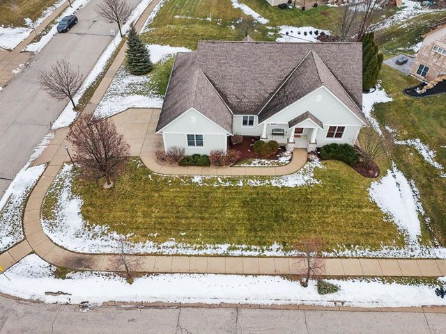 515 Wynnewood COURT, Waukesha, WI 53188