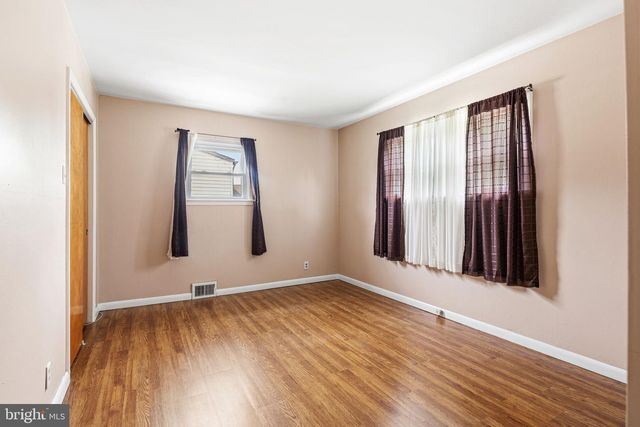 282 HENRY AVE, Warminster, PA 18974