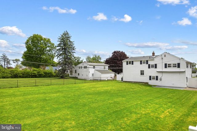282 HENRY AVE, Warminster, PA 18974
