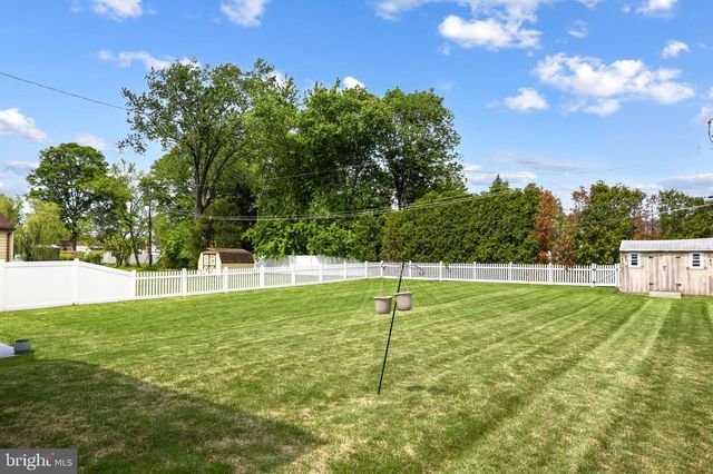 282 HENRY AVE, Warminster, PA 18974
