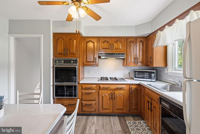 282 HENRY AVE, Warminster, PA 18974