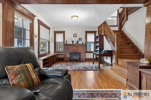 37 N 7th Avenue, Highland Park, NJ 08904