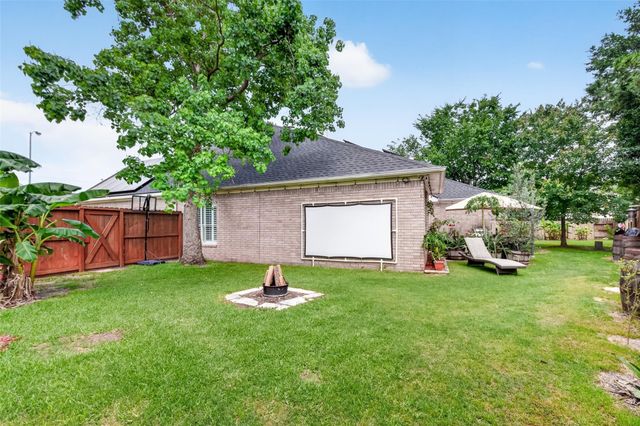9507 Bending Willow Lane, Houston, TX 77064