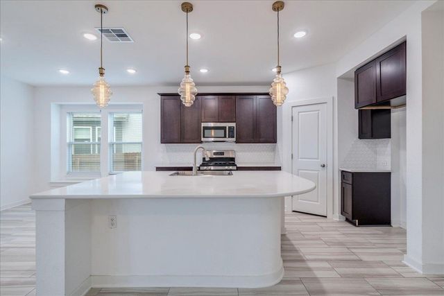 8008 Prairie Rye DR, Lago Vista, TX 78645