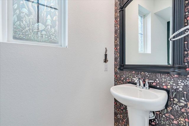 8008 Prairie Rye DR, Lago Vista, TX 78645