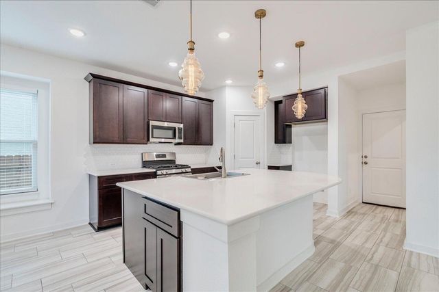 8008 Prairie Rye DR, Lago Vista, TX 78645