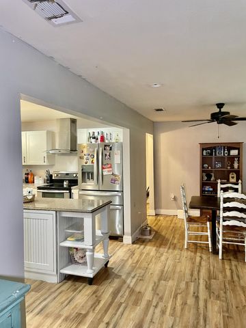 786 9th Avenue, Crestview, FL 32536