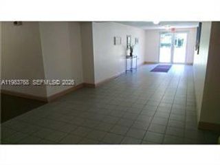 9320 Fontainebleau Blvd 109, Miami, FL 33172