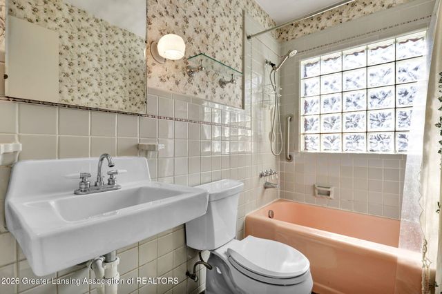 12293 W Greenfield Road, Lansing, MI 48917