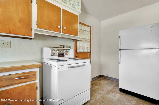 12293 W Greenfield Road, Lansing, MI 48917