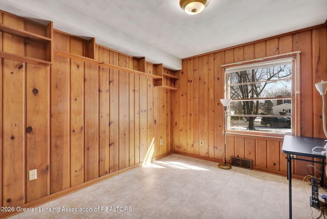 12293 W Greenfield Road, Lansing, MI 48917