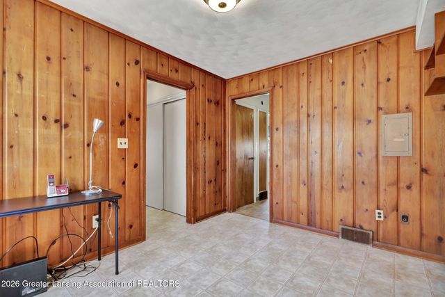 12293 W Greenfield Road, Lansing, MI 48917