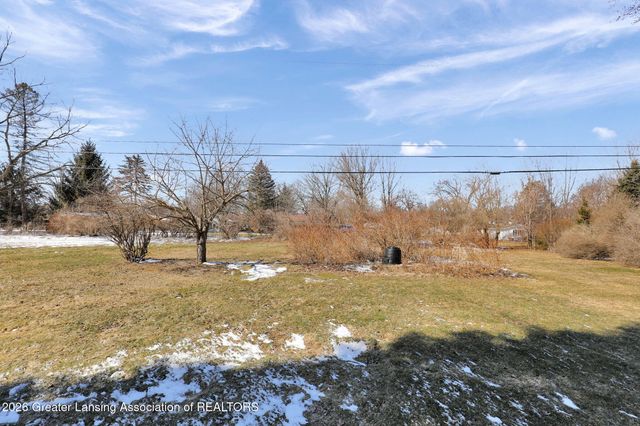 12293 W Greenfield Road, Lansing, MI 48917