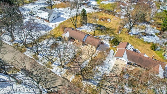 12293 W Greenfield Road, Lansing, MI 48917