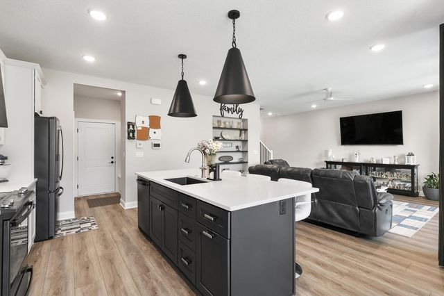 14143 Wilden Drive, Urbandale, IA 50323