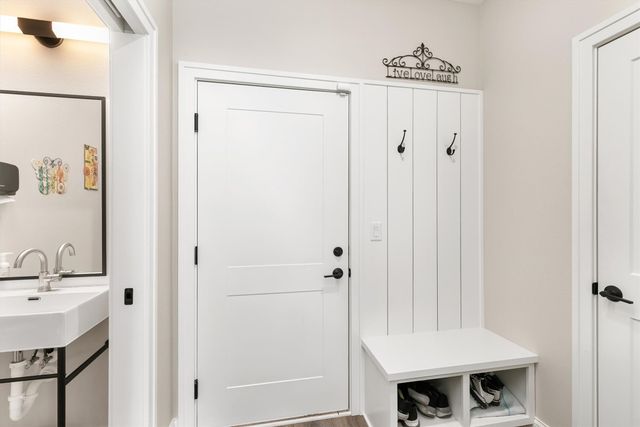 14143 Wilden Drive, Urbandale, IA 50323