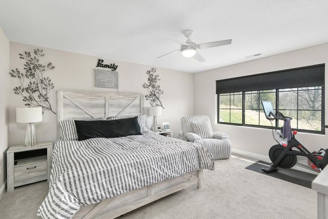 14143 Wilden Drive, Urbandale, IA 50323