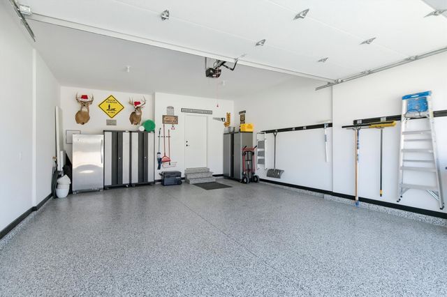 14143 Wilden Drive, Urbandale, IA 50323