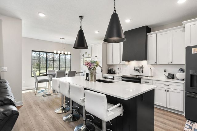 14143 Wilden Drive, Urbandale, IA 50323