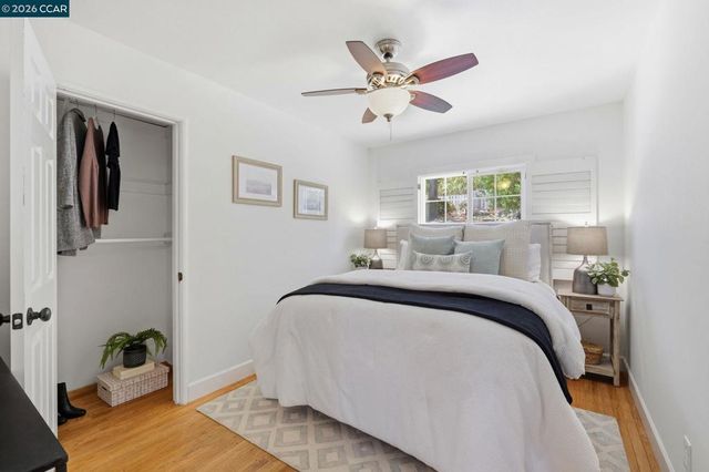 210 Vista Way, Martinez, CA 94553