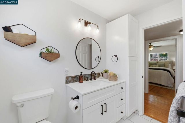 210 Vista Way, Martinez, CA 94553