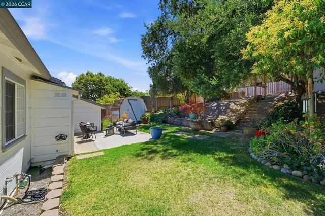210 Vista Way, Martinez, CA 94553