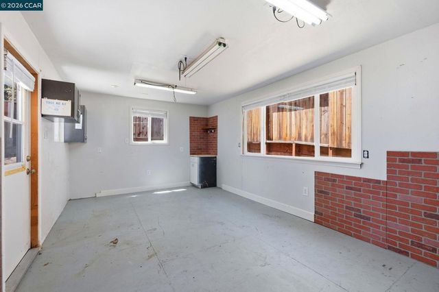 210 Vista Way, Martinez, CA 94553