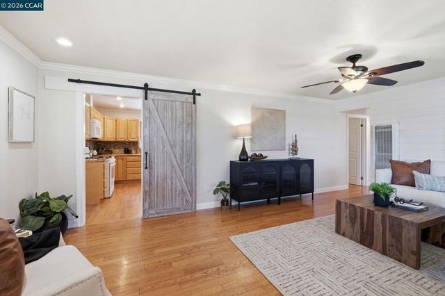 210 Vista Way, Martinez, CA 94553