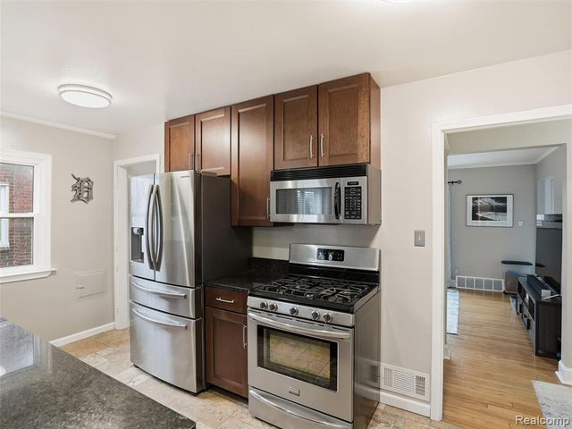 1629 N Pleasant Street, Royal Oak, MI 48067