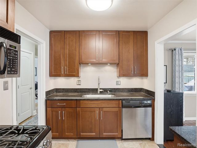 1629 N Pleasant Street, Royal Oak, MI 48067