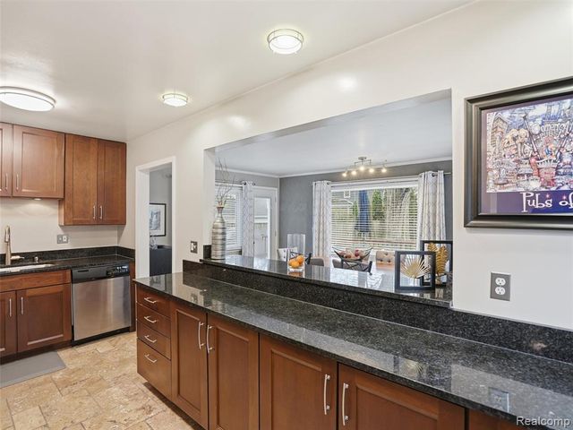 1629 N Pleasant Street, Royal Oak, MI 48067